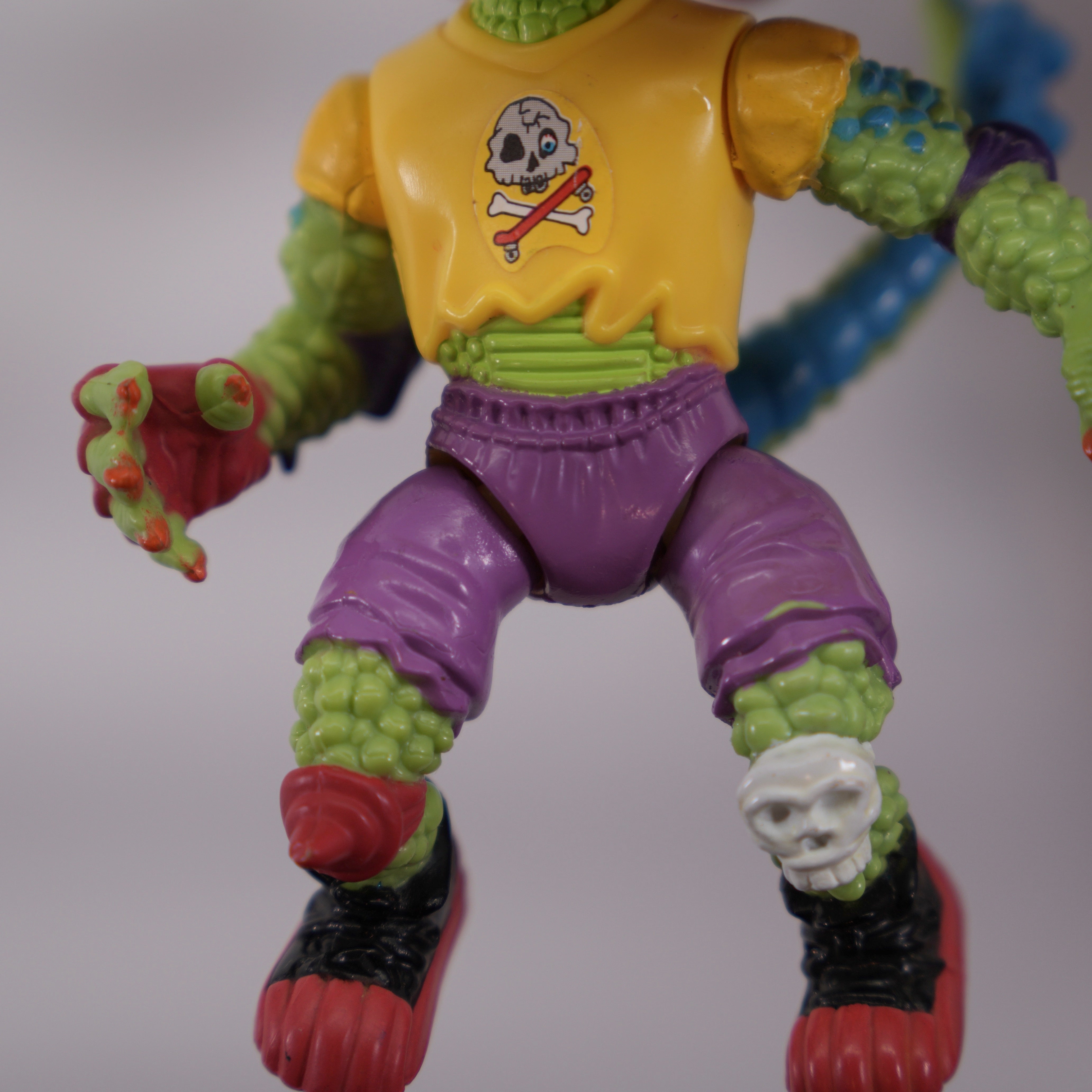 1990 Mondo Gecko TMNT Complete with Figure, Accessory, and Full Cardback